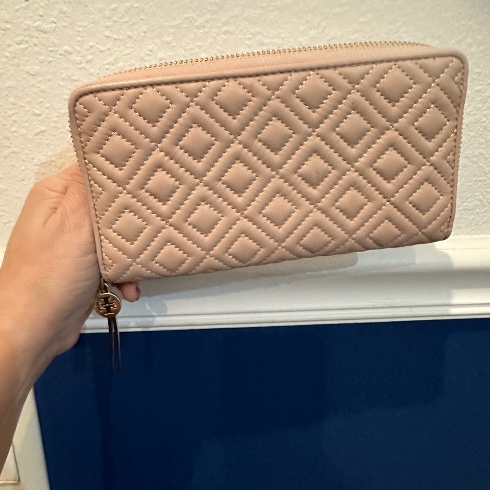 Tory Burch Set - Picture 12 of 14